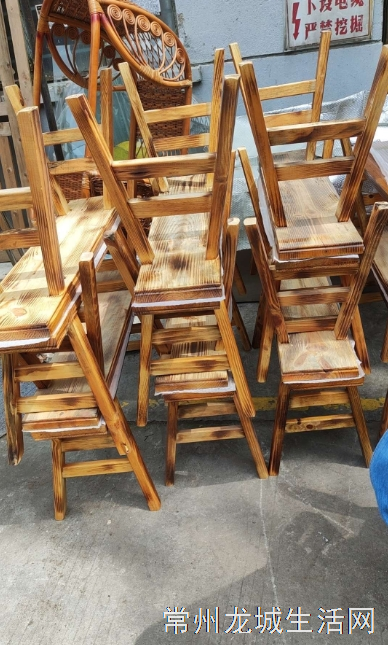 转让二手衣柜和桌子板凳