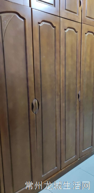 转让二手衣柜和桌子板凳