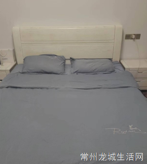 出售主卧实木床